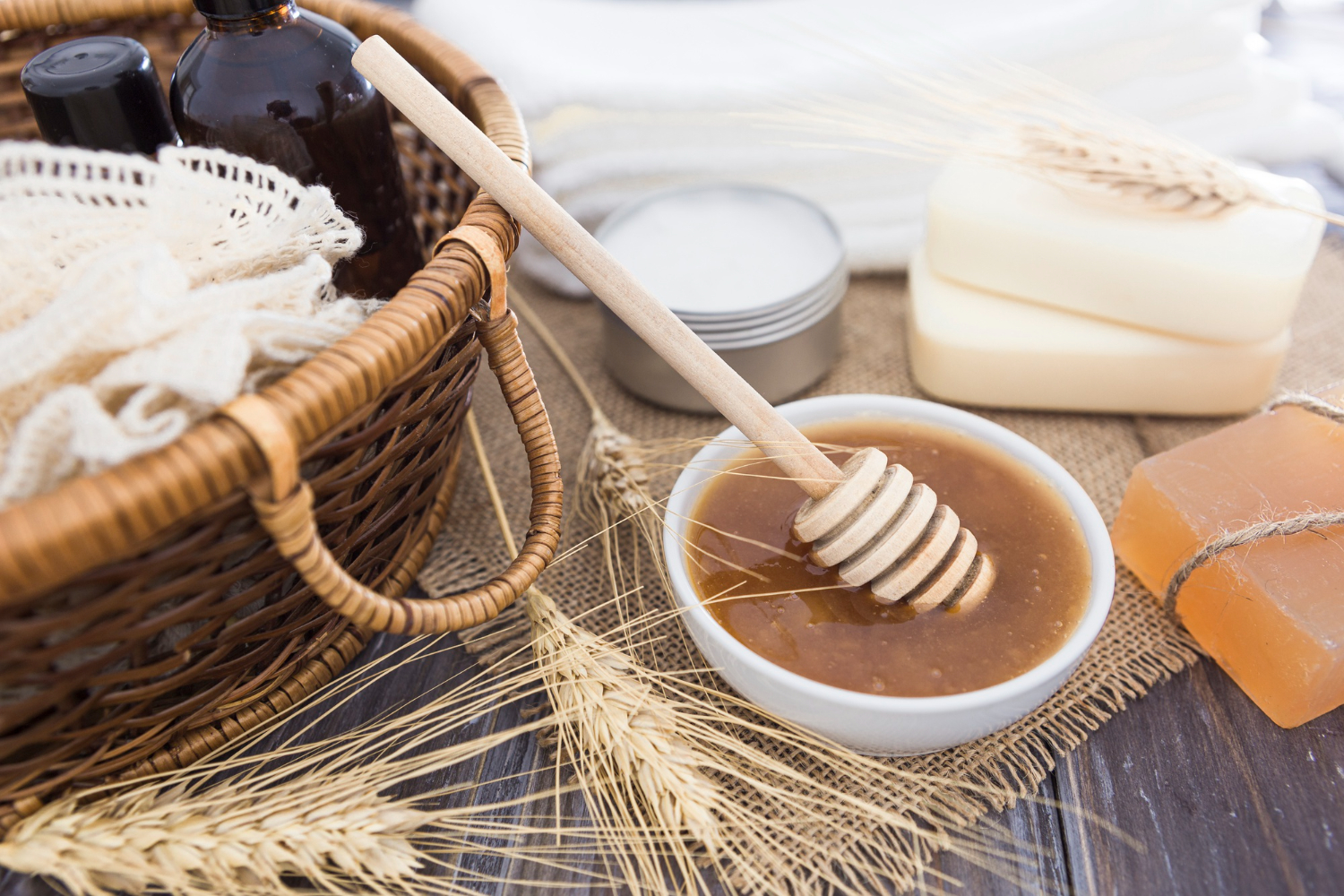 Świece z wosku pszczelego na prezent - naturalny i elegancki pomysł na każdą okazję